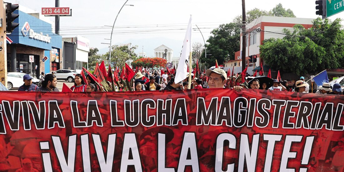 Organizaciones sociales marcharon ayer, en la capital de Oaxaca.