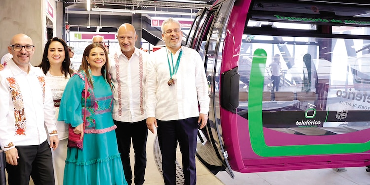 De der. a izq.: Alfredo Ramírez Bedolla, Jesús Esteva y Clara Brugada, ayer