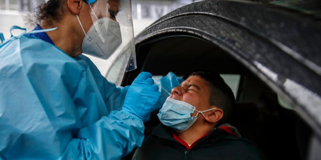 La cifra de muertes ahora es de 33,392, lo que representa 90 fallecimientos más que el viernes.