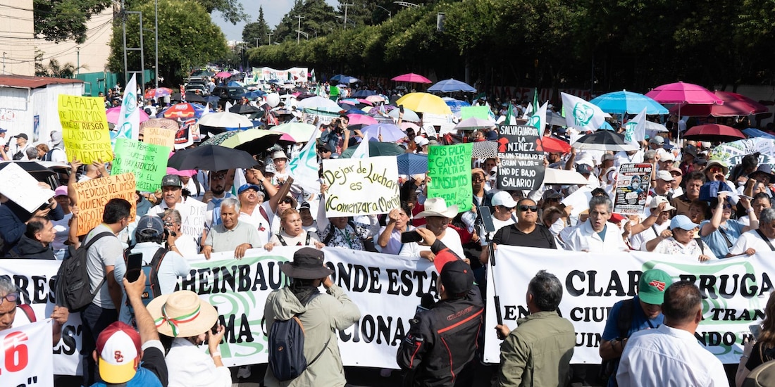 Marcha en calles de la Ciudad de México.