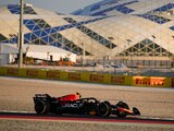 El Red Bull de Checo Pérez en la primera práctica del Gran Premio de Qatar de F1.