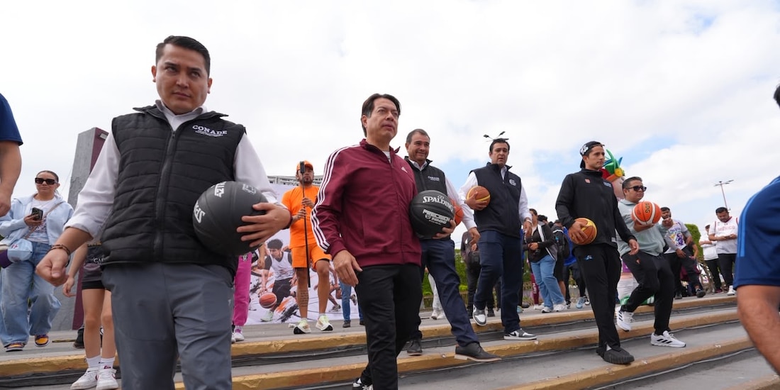 Mario Delgado, titular de la SEP, encabezó la Clase Nacional de Baloncesto en la alcaldía Venustiano Carranza.