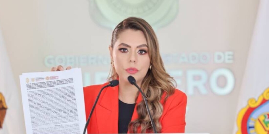 La gobernadora de Guerrero, Evelyn Salgado, ayer, en sesión del gabinete.