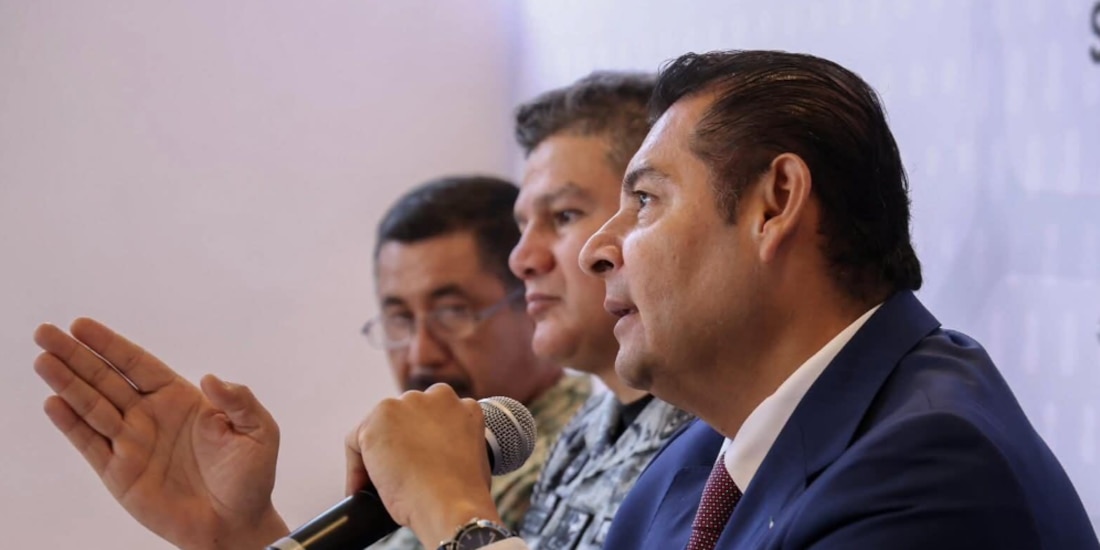 El gobernador de Puebla, Alejandro Armenta Mier, durante su conferencia de prensa semanal, ayer.