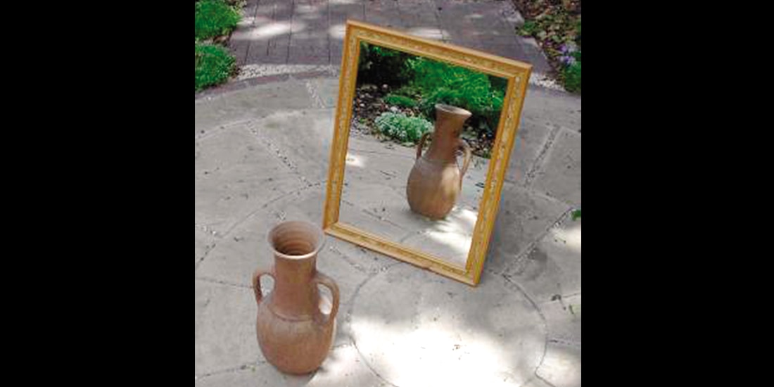 UN ESPEJO ABOMINABLE