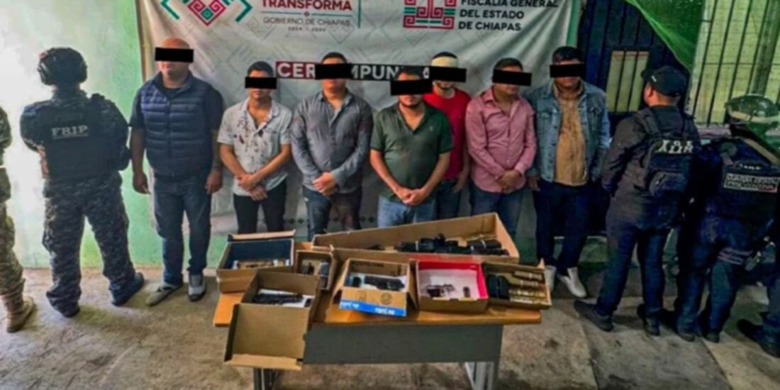 Siete de los nueve detenidos, ayer, en Chiapas tras un operativo.