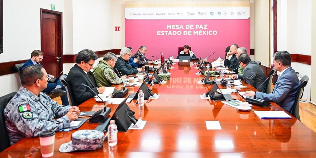 La gobernadora Delfina Gómez Álvarez encabeza diariamente las evaluaciones tácticas de seguridad para afinar los patrullajes preventivos.