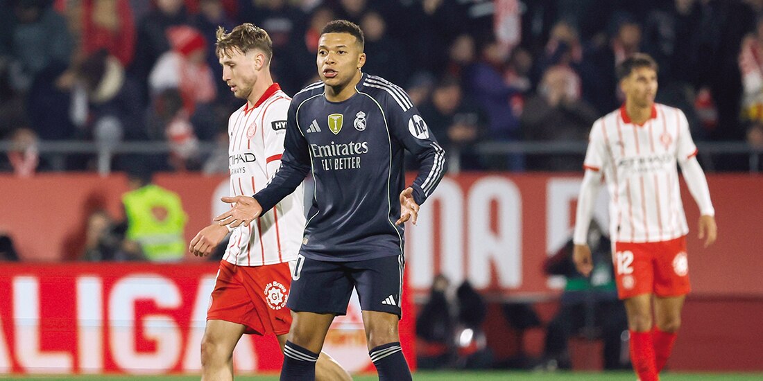 Kylian Mbappé se lamente después de un empate más, ayer.