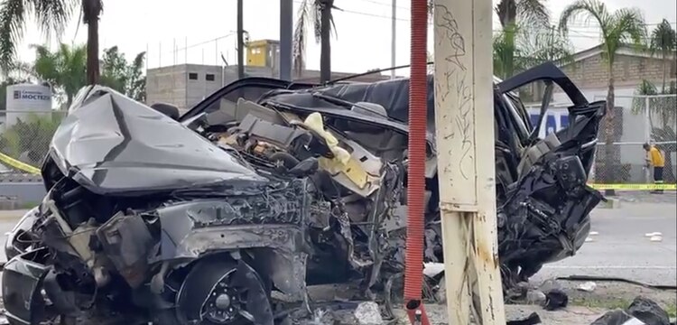 Así de destruida quedó la camioneta del cantante de regional mexicano