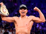 Jaime Munguía festeja su victoria sobre José Armando 'Toro' Reséndiz en Las Vegas, Nevada.
