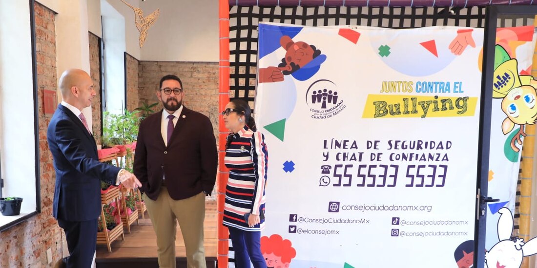 Salvador Guerrero y Ulises Lara, ayer, en la sede Azcapotzalco.