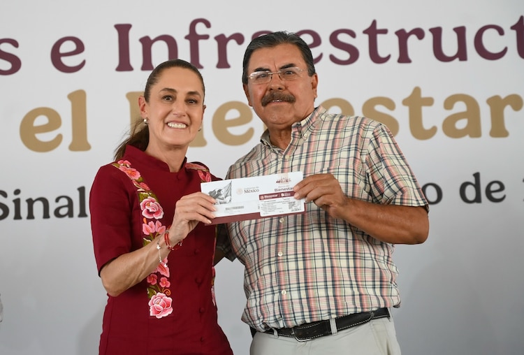 Sheinbaum defiende elección popular total de diputados y refuerza programas sociales