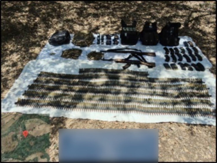 Armas, cartuchos y equipo táctico asegurado por la Marina en Sinaloa.