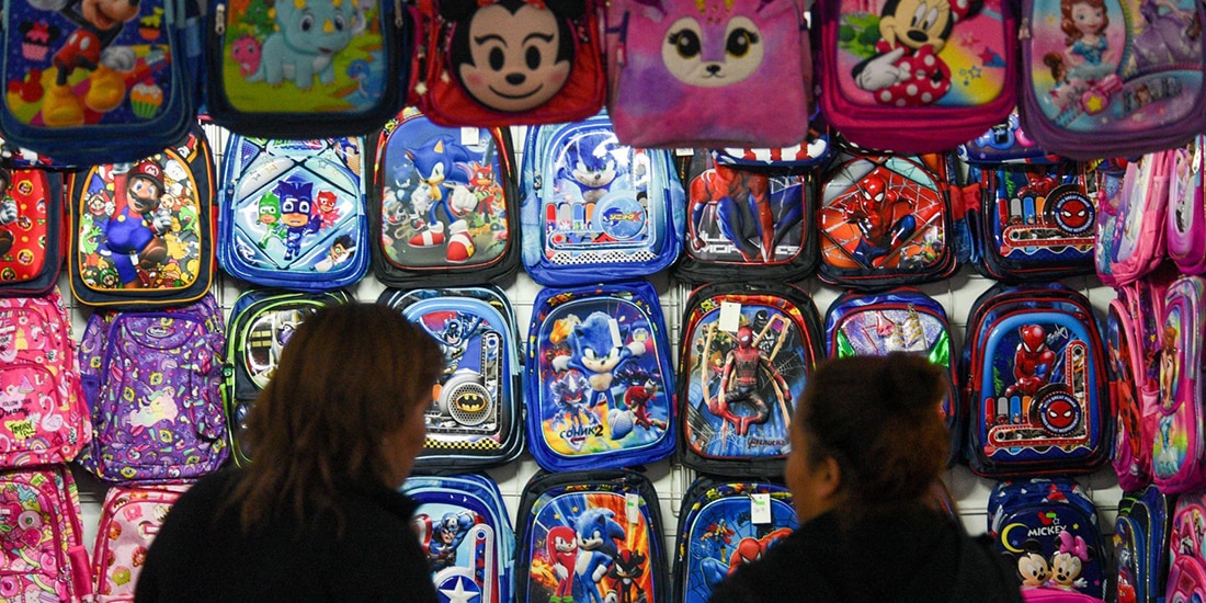 Advierten de riesgos por mochilas pesadas y estrés