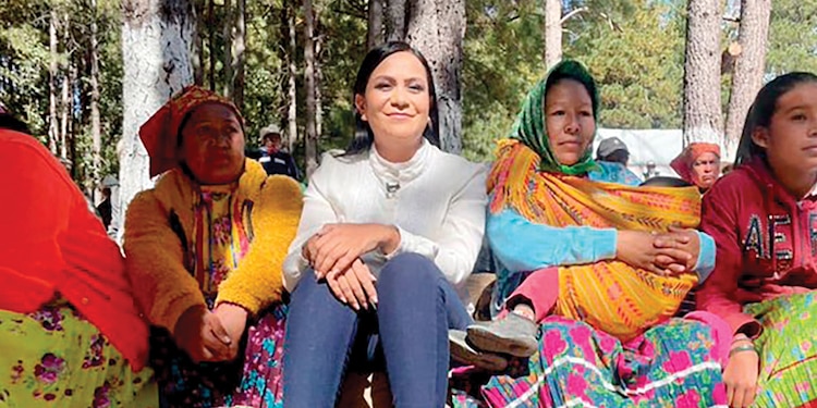 Ariadna Montiel, con mujeres indígenas en la Sierra Tarahumara, en Chihuahua, publicada ayer en X.