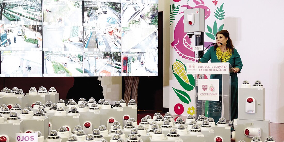 Clara Brugada al encabezar el inicio de la instalación de cámaras, ayer.