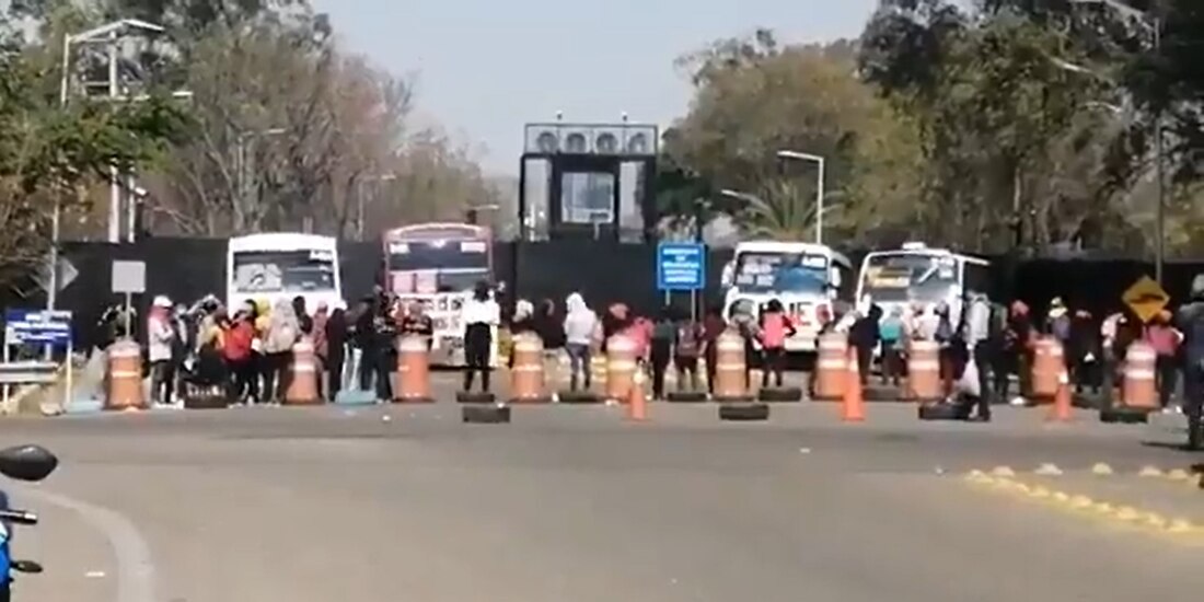 Bloqueo del Aeropuerto Internacional de Oaxaca