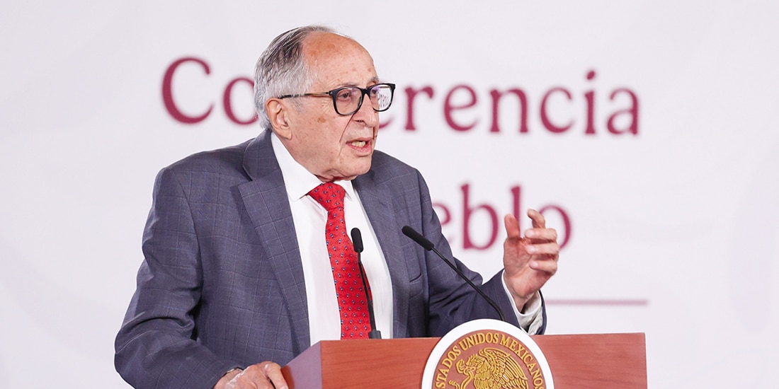 DAVID KERSHENOBICH, titular de la Ssa, al presentar nuevas políticas de salud, ayer, en conferencia de prensa