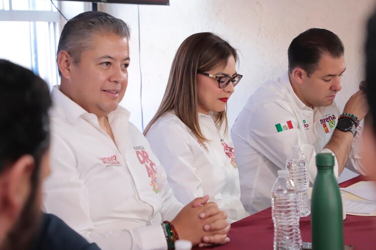 Los candidatos de la coalición firmaron una carta compromiso.