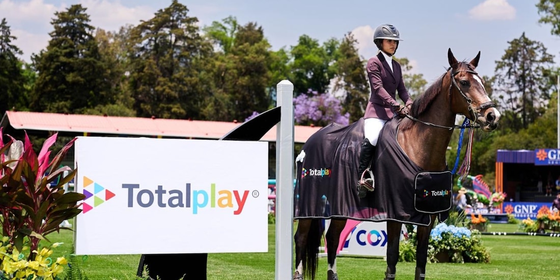 La mexicana Natalia Elaine Medina ganó el Trofeo Total Play en el arranque del Longines Global Champions Tour México 2026.