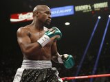 Floyd Mayweather venció en 2017 en una pelea de box a Conor McGregor, estrella de la UFC.