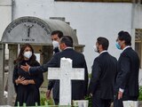 Luis Miranda Cardoso, padre del diputado federal Luis Miranda Nava, quien fuera asesinado el día de ayer fue velado en El Mausoleo de Toluca y sepultado en el Panteón de La Soledad, en donde fue acompañado a su última morada por familiares y amigos. FOTO: CRISANTA ESPINOSA AGUILAR /CUARTOSCURO.COM