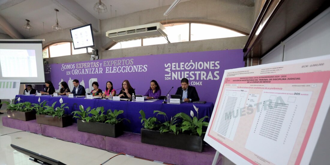 Consejeros del IECM, ayer, al presentar al micrositio de la elección judicial.