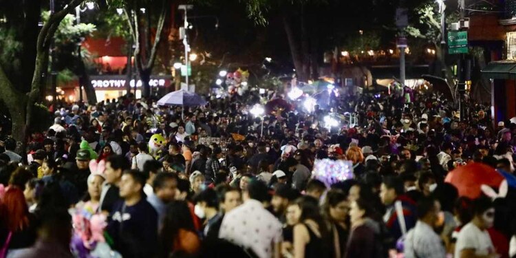 Se recibieron a más de 300 mil personas durante los seis días dedicados a la tradicional conmemoración de Día de Muertos.