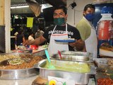 Los alimentos preparados operan bajo las medidas preventivas en la Zona Húmeda Mercado de Abasto de Oaxaca