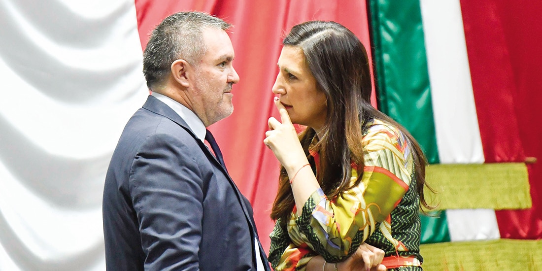 Legisladores del blanquiazul, Federico Döring y Kenia López, en sesión ordinaria de la Cámara de Diputados, en imagen de archivo.