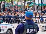 Autoridades locales durante la presentación del equipo, ayer.