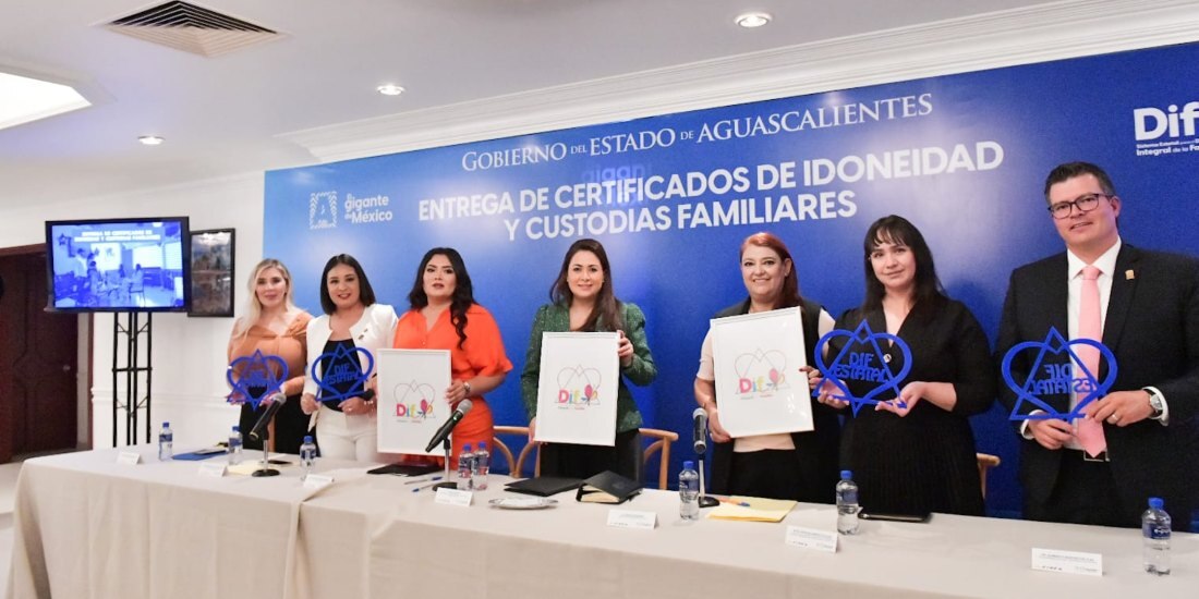 Aguascalientes impulsa el derecho de niños y niñas a crecer en una familia.