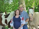 Una pareja de Estados Unidos acudió a realizarse una sesión de fotos, sin embargo un caballo les robó la cámara con lo que algunos usuarios catalogaron como "una sonrisa muy atractiva"