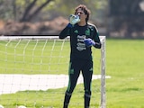 Guillermo Ochoa en un entrenamiento con México antes de jugar ante Portugal