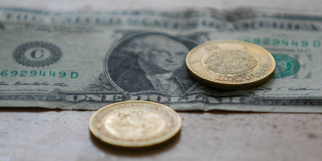 El debate sobre la Ley Banxico para beneficiar el cambio de divisas en el envío de remesas.