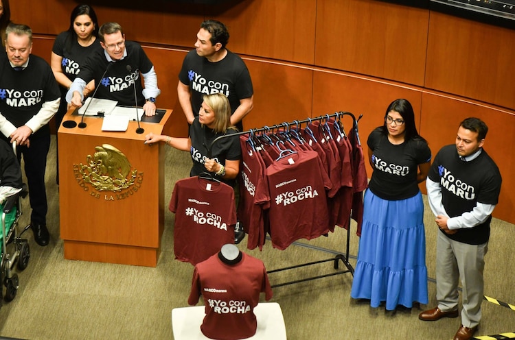 Senadores del PAN invitaron a sus compañeros morenistas a portar playera con la leyenda "Yo con Rocha".