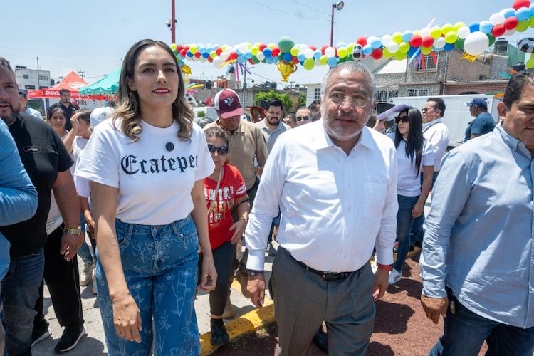 Diputada local Zaira Cedillo Silva y el secretario General de Gobierno, Horacio Duarte Olivares.