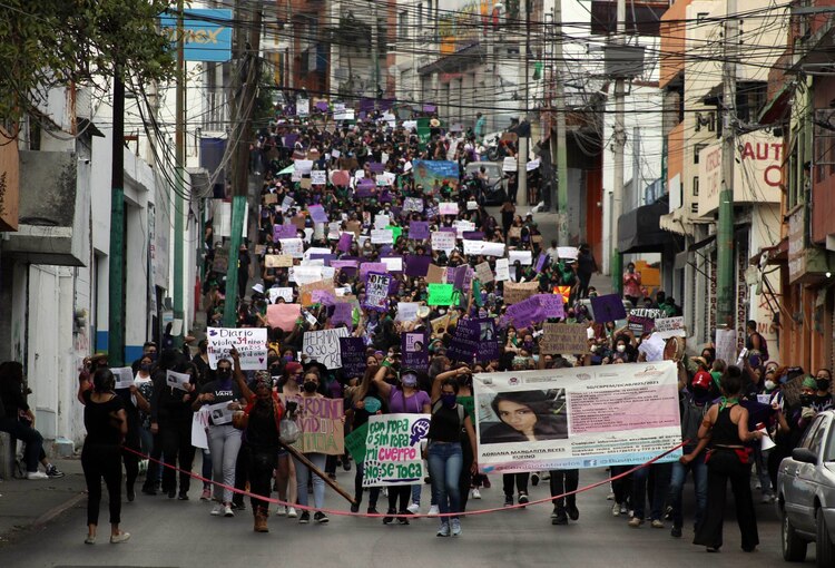 Algunas de las manifestaciones de mujeres que tuvieron lugar, ayer.