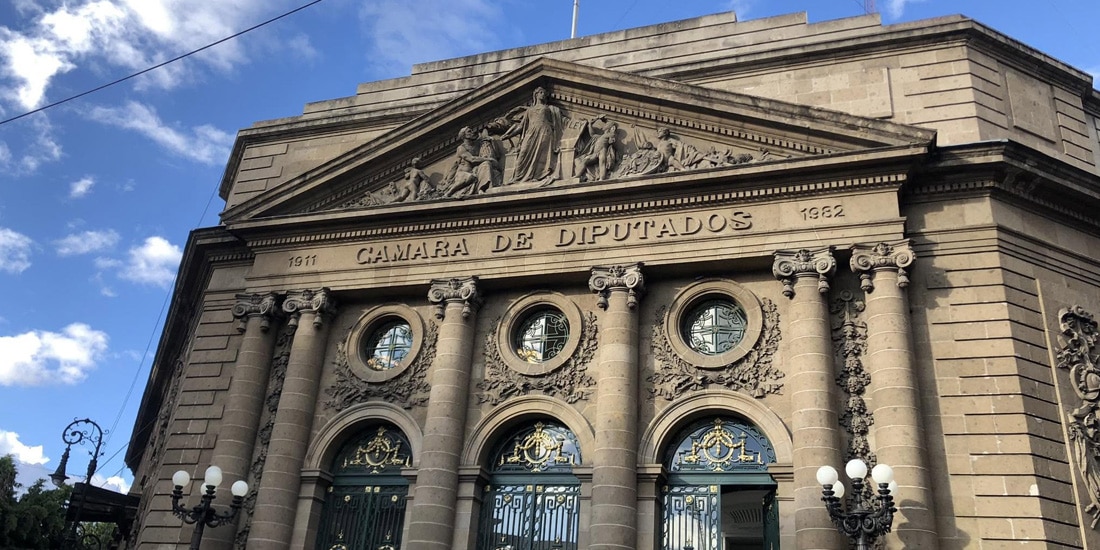 CDMX: cobran seis diputados casi sin iniciativas 9.3 MDP