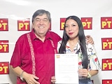 Arcenio Ortega, comisionado político nacional del PT, hizo entrega de los nombramientos como coordinadores de afiliación en el Distrito local 07 de Reynosa, el pasado 16 de julio.