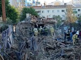 Un edificio residencial quedó destruido tras presunto ataque ucraniano con misiles a la ciudad de Belgorod.