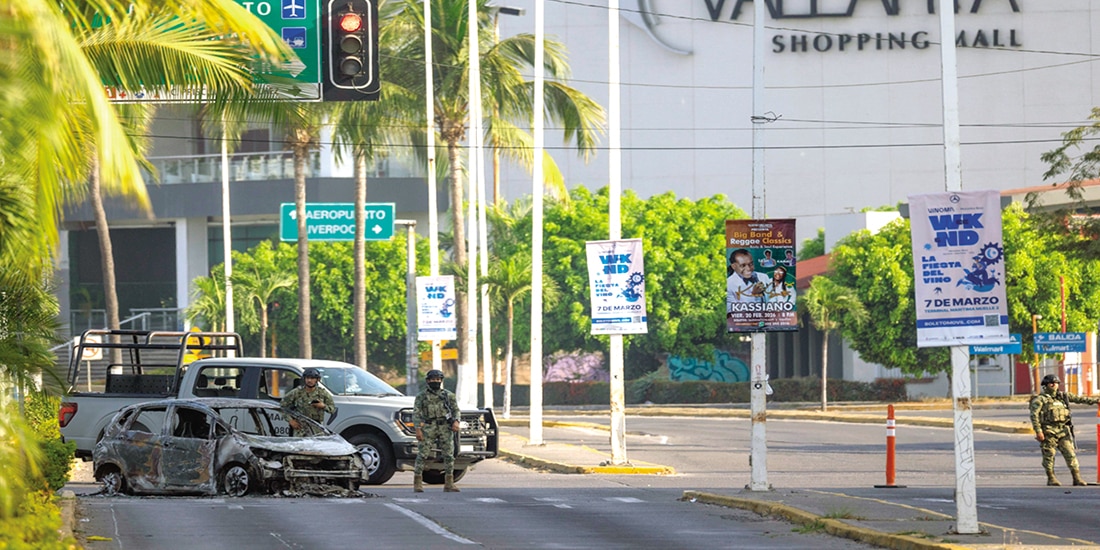 Ejército resguarda calles de Puerto Vallarta, tras ola de violencia el 22 de febrero.