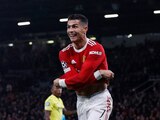 CR7 celebra su anotación, ayer, en el Old Trafford.