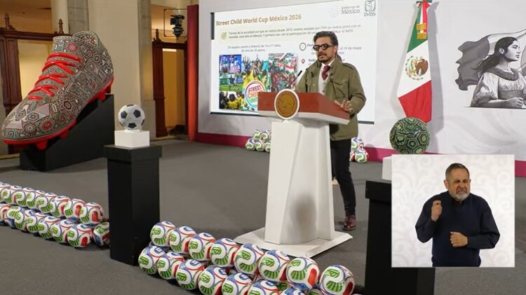 Zoé Robledo en Palacio Nacional.