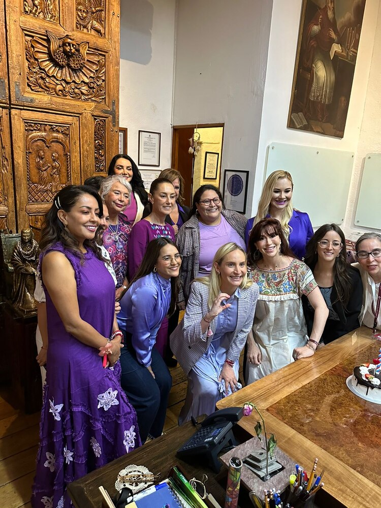 Personalidades públicas con Claudia Sheinbaum.