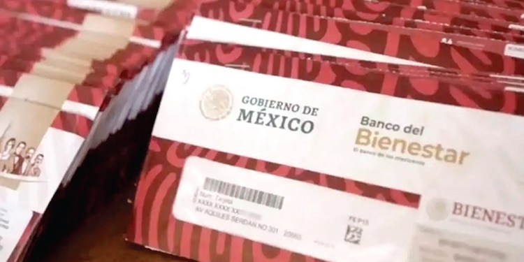 Tarjetas del Banco del Bienestar en imagen de archivo
