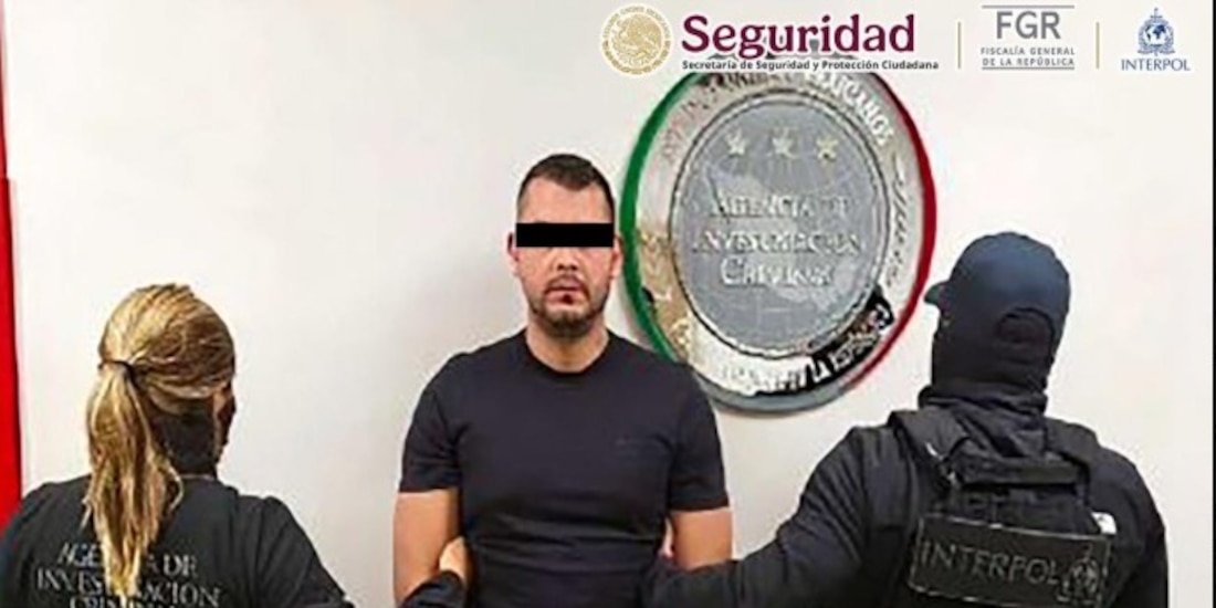Presentación del detenido por parte de las autoridades federales.