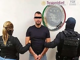 Presentación del detenido por parte de las autoridades federales.