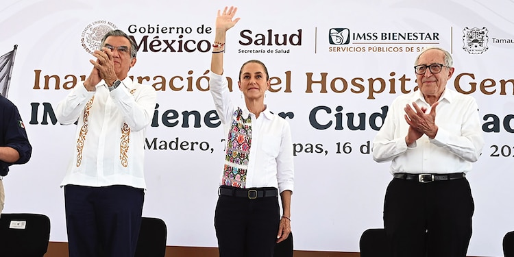 De izq. a der.: Alejandro Svarch Pérez, Américo Villarreal Anaya, Claudia Sheinbaum Pardo y David Kershenobich, ayer, en Ciudad Madero, Tamaulipas.