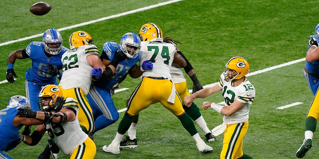 Una acción de un duelo entre Green Bay Packers y Detroit Lions de la NFL